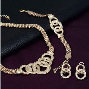 Necklace set